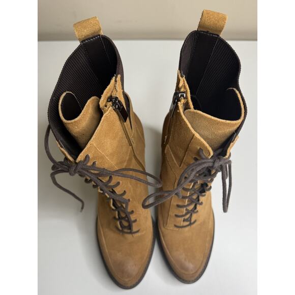 Charles David Gimmick Heeled Combat Boot Womens 10M Wheat Nubuck Leather Zip - Picture 6 of 11